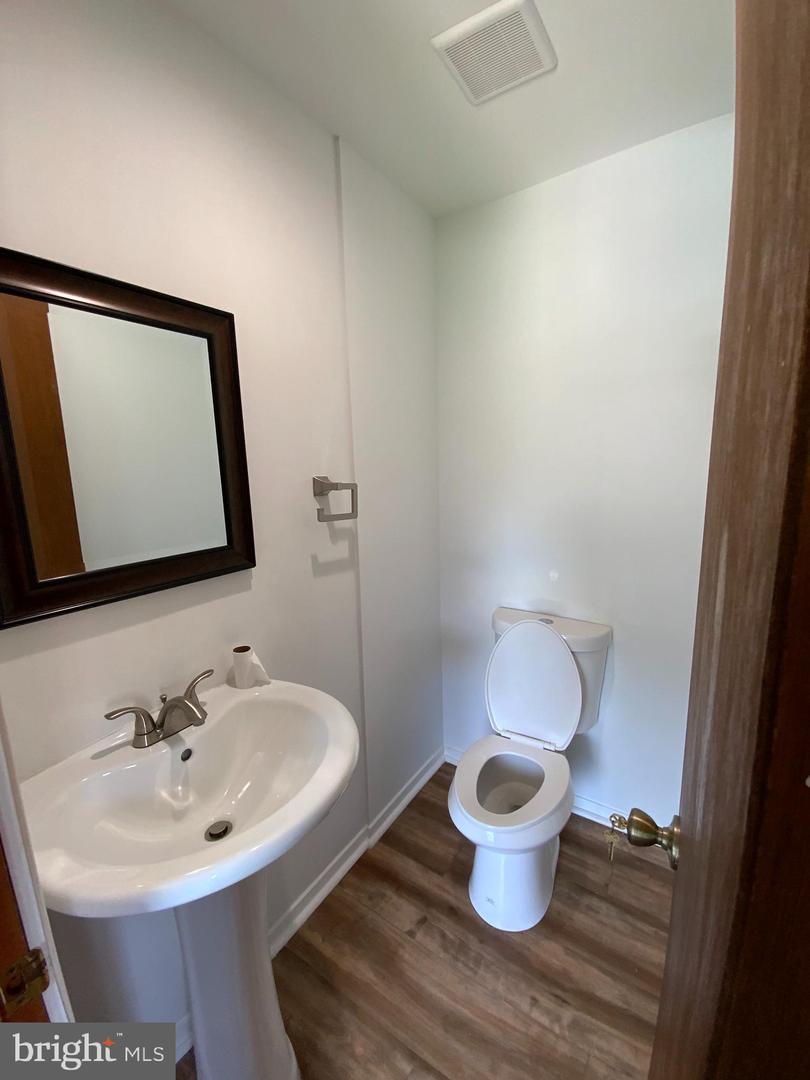 1019 Marton St Property Photo 16
