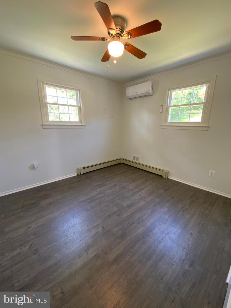 1019 Marton St Property Photo 18