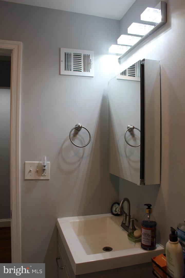4706 Heath St Property Photo 21