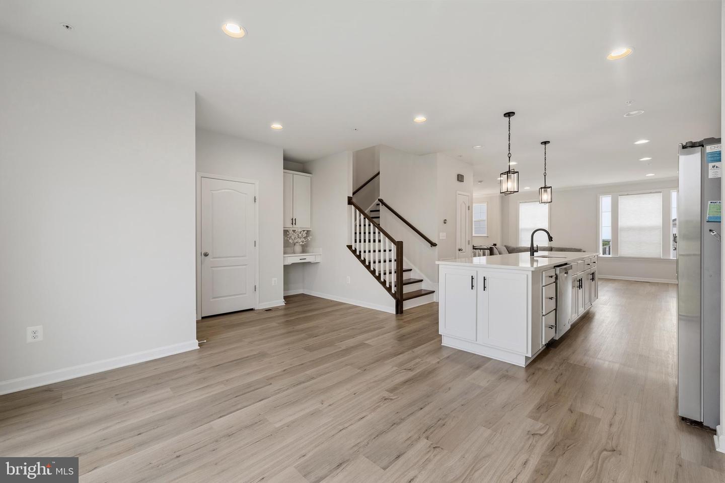 1076 Overlook Way Property Photo 10
