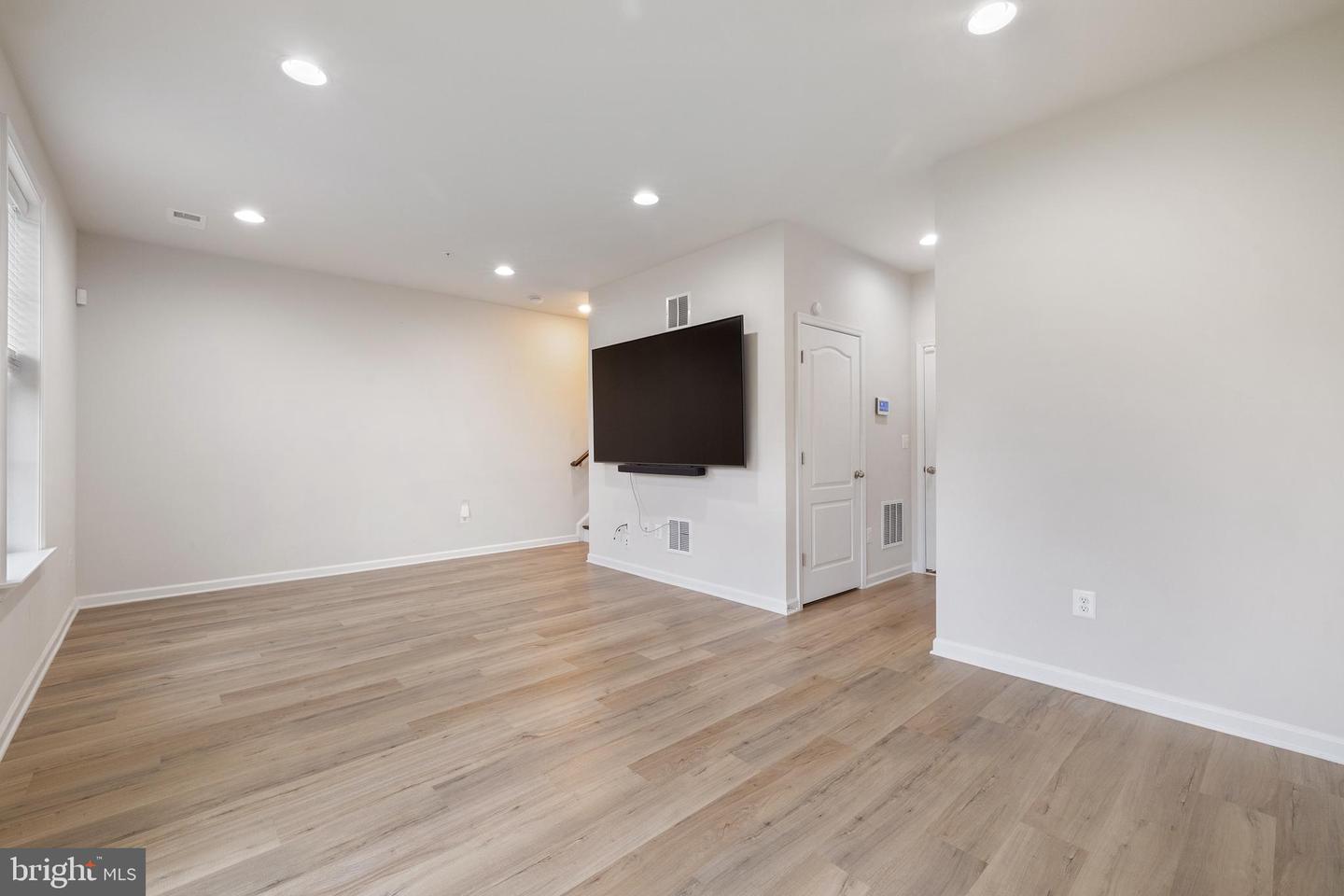 1076 Overlook Way Property Photo 15