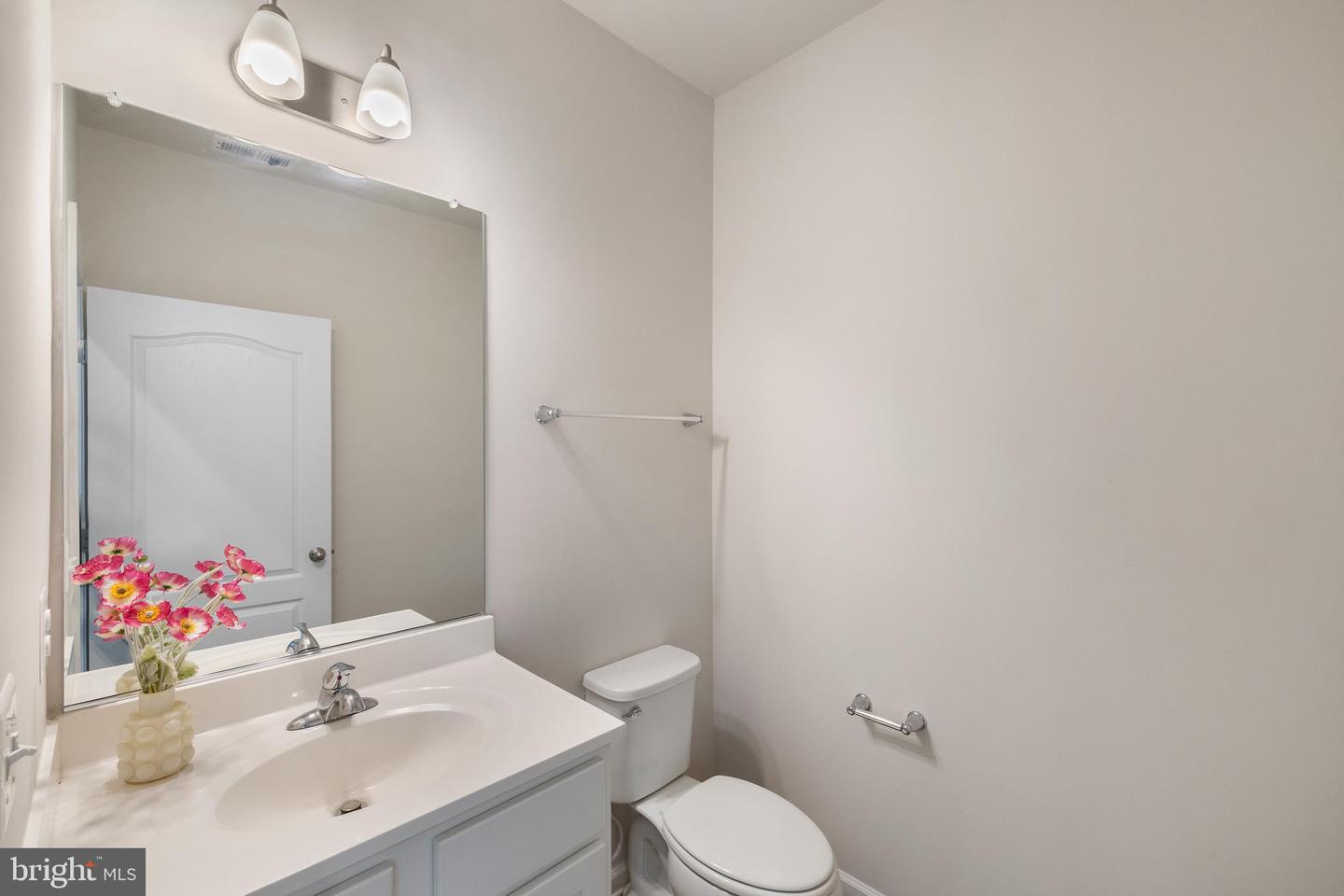 1076 Overlook Way Property Photo 17