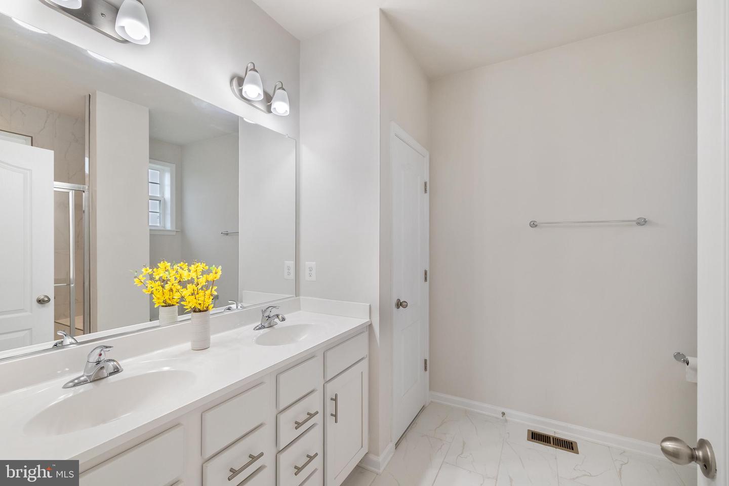 1076 Overlook Way Property Photo 18
