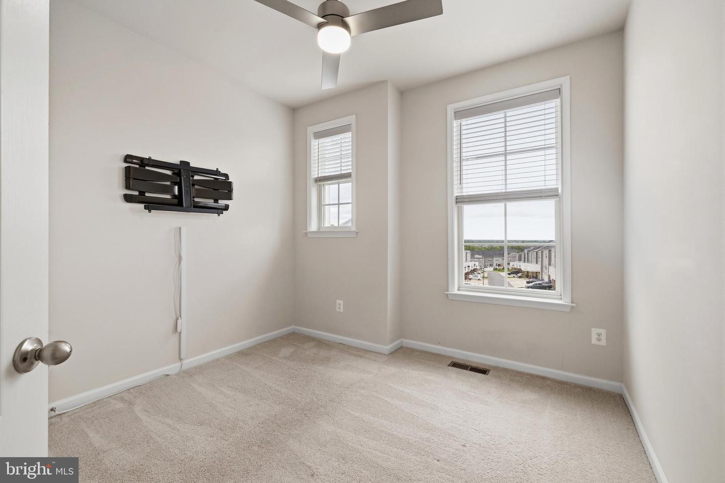 1076 Overlook Way Property Photo 26