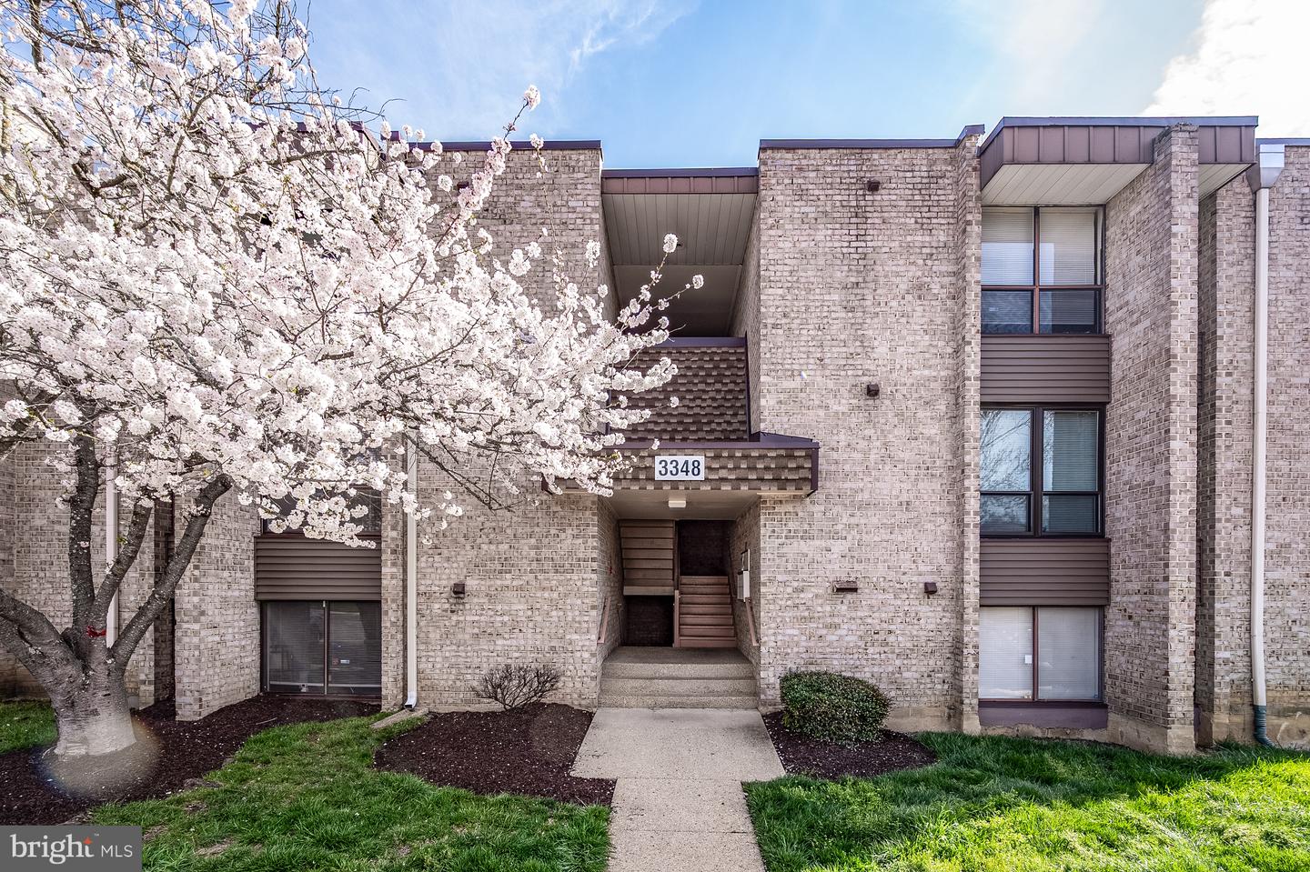 3348 Huntley Square Dr #b Property Photo 1