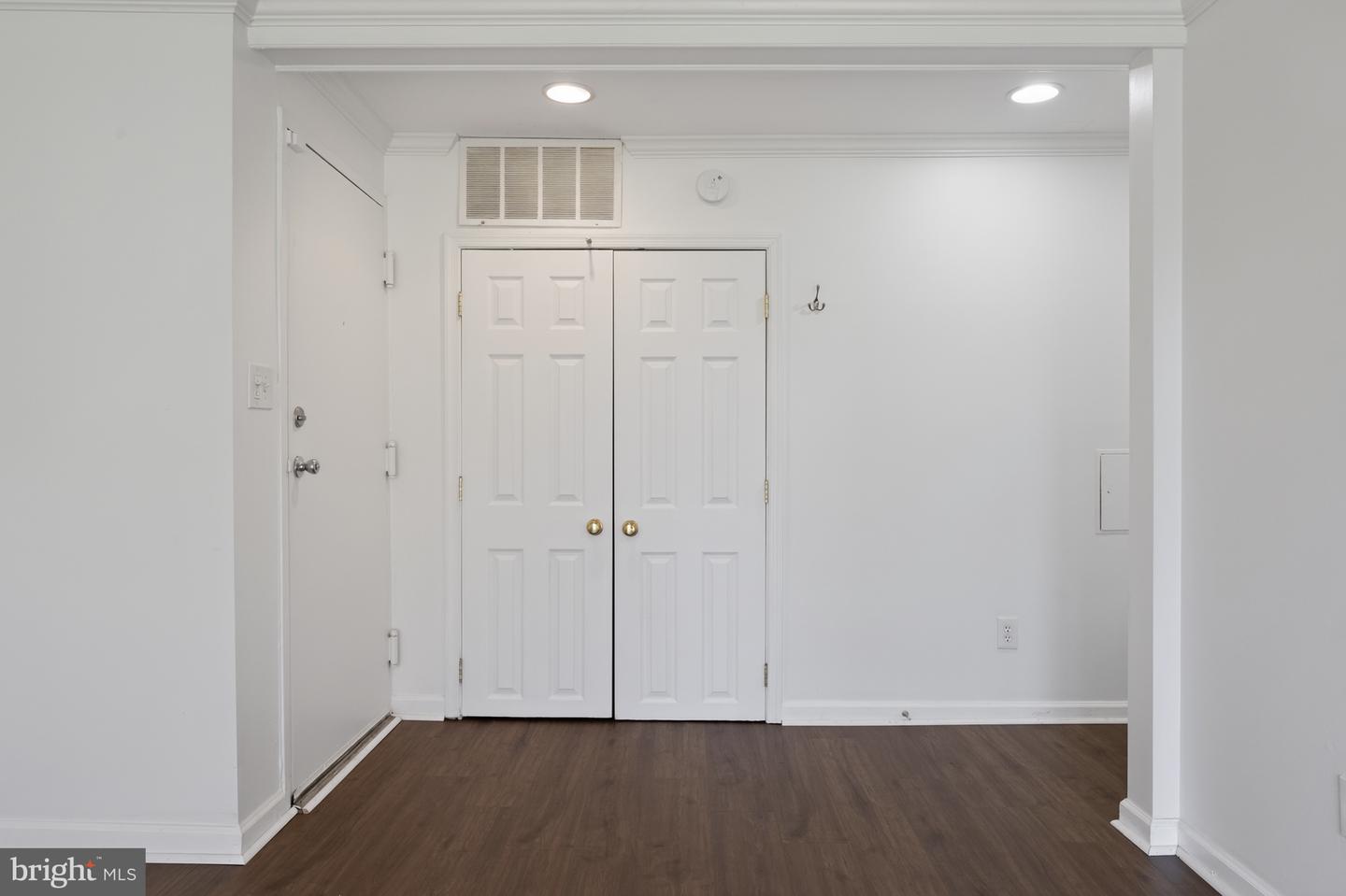 3348 Huntley Square Dr #b Property Photo 4