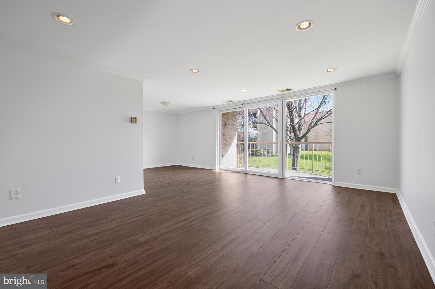 3348 Huntley Square Dr #b Property Photo 5