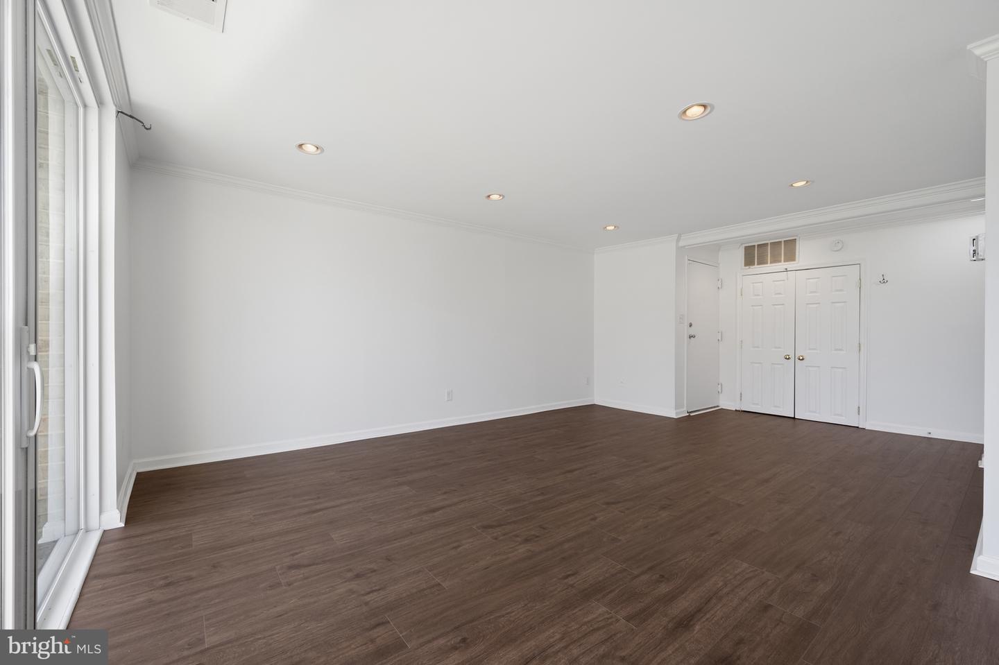 3348 Huntley Square Dr #b Property Photo 8