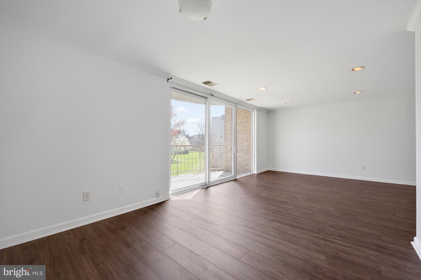 3348 Huntley Square Dr #b Property Photo 11