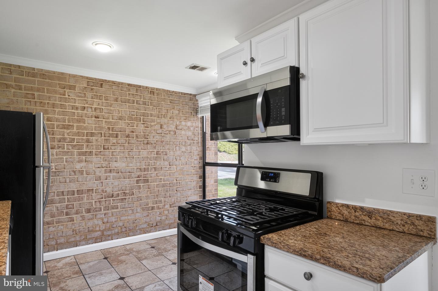 3348 Huntley Square Dr #b Property Photo 13