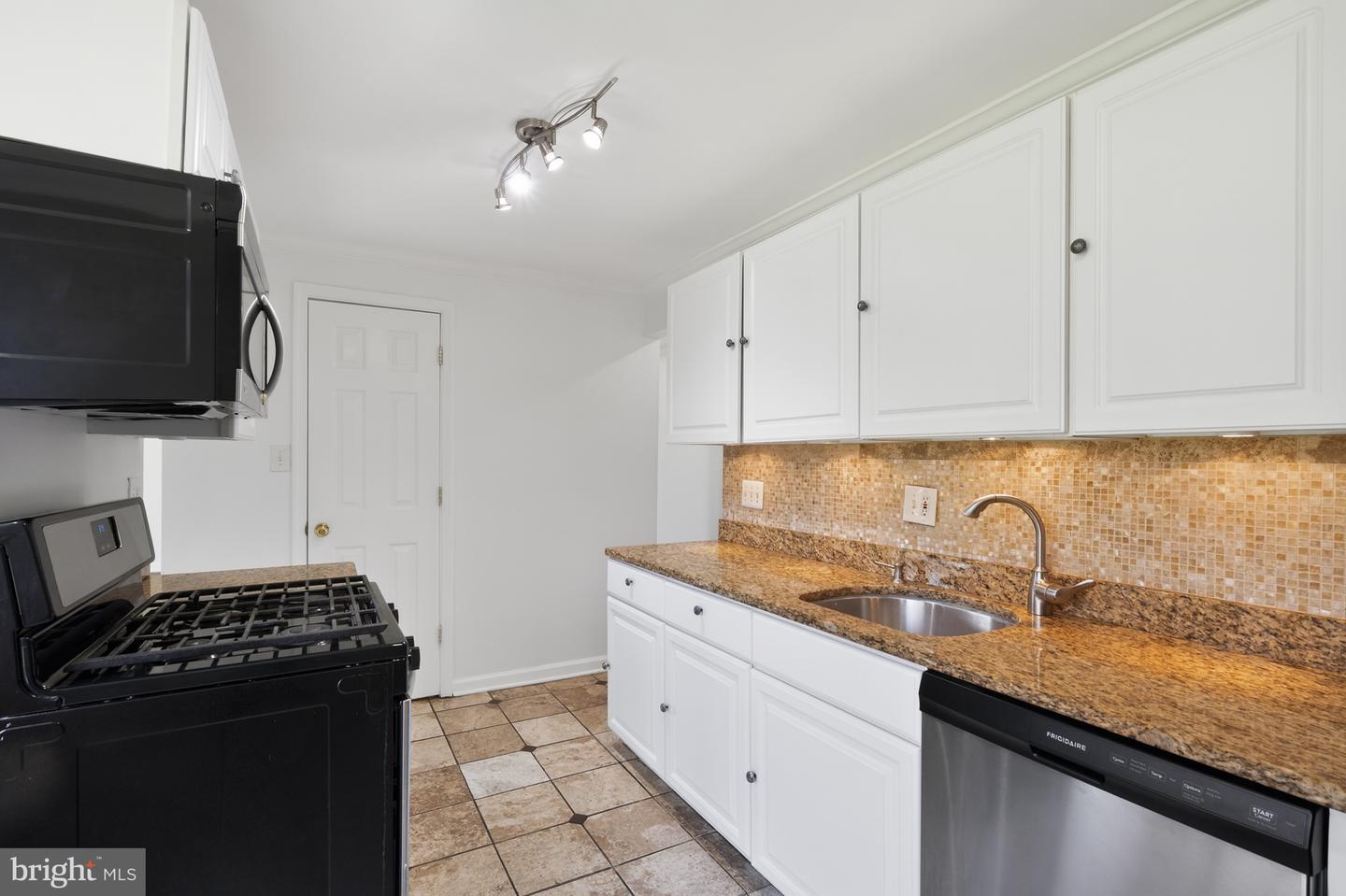 3348 Huntley Square Dr #b Property Photo 15