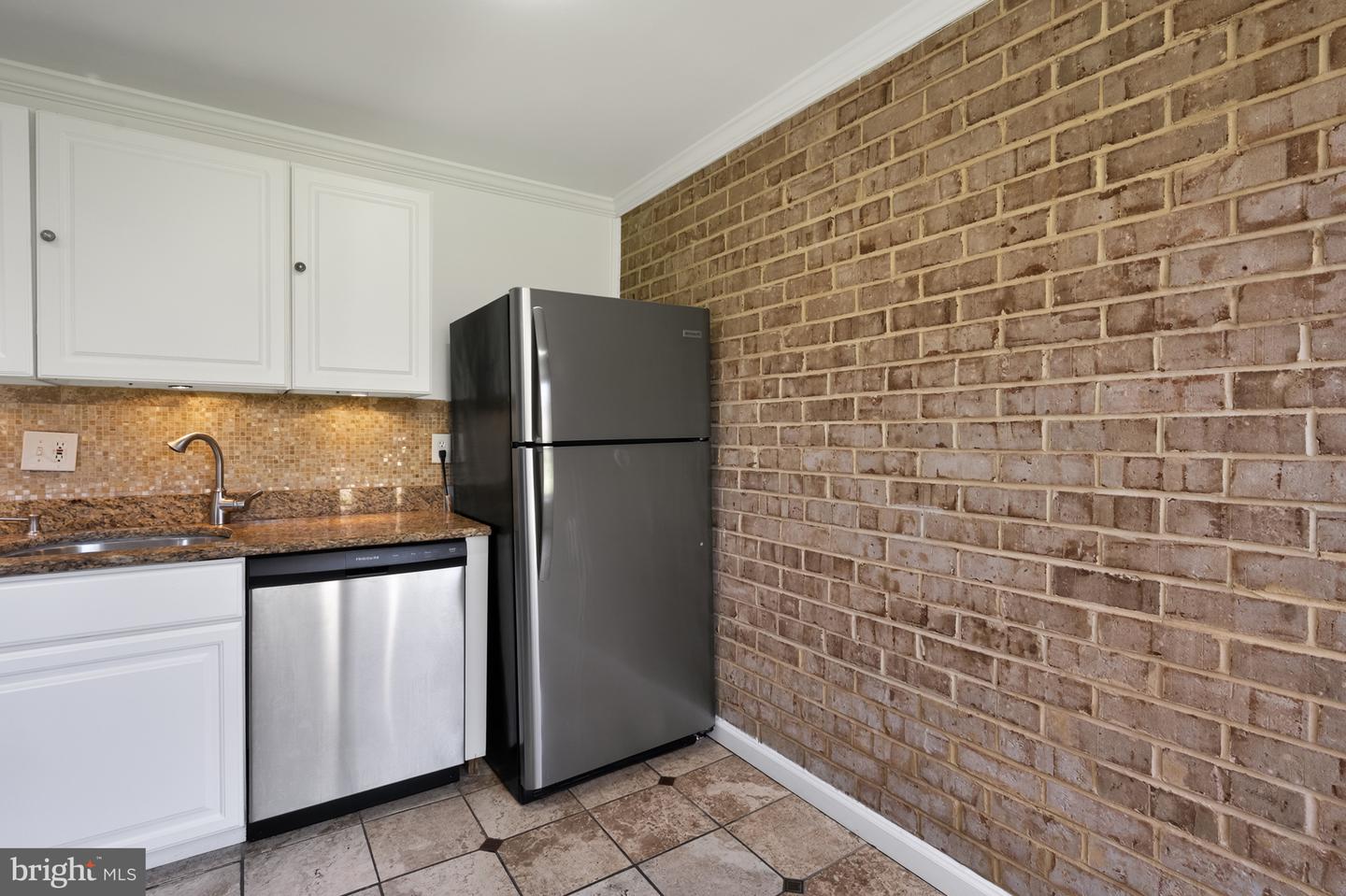 3348 Huntley Square Dr #b Property Photo 17