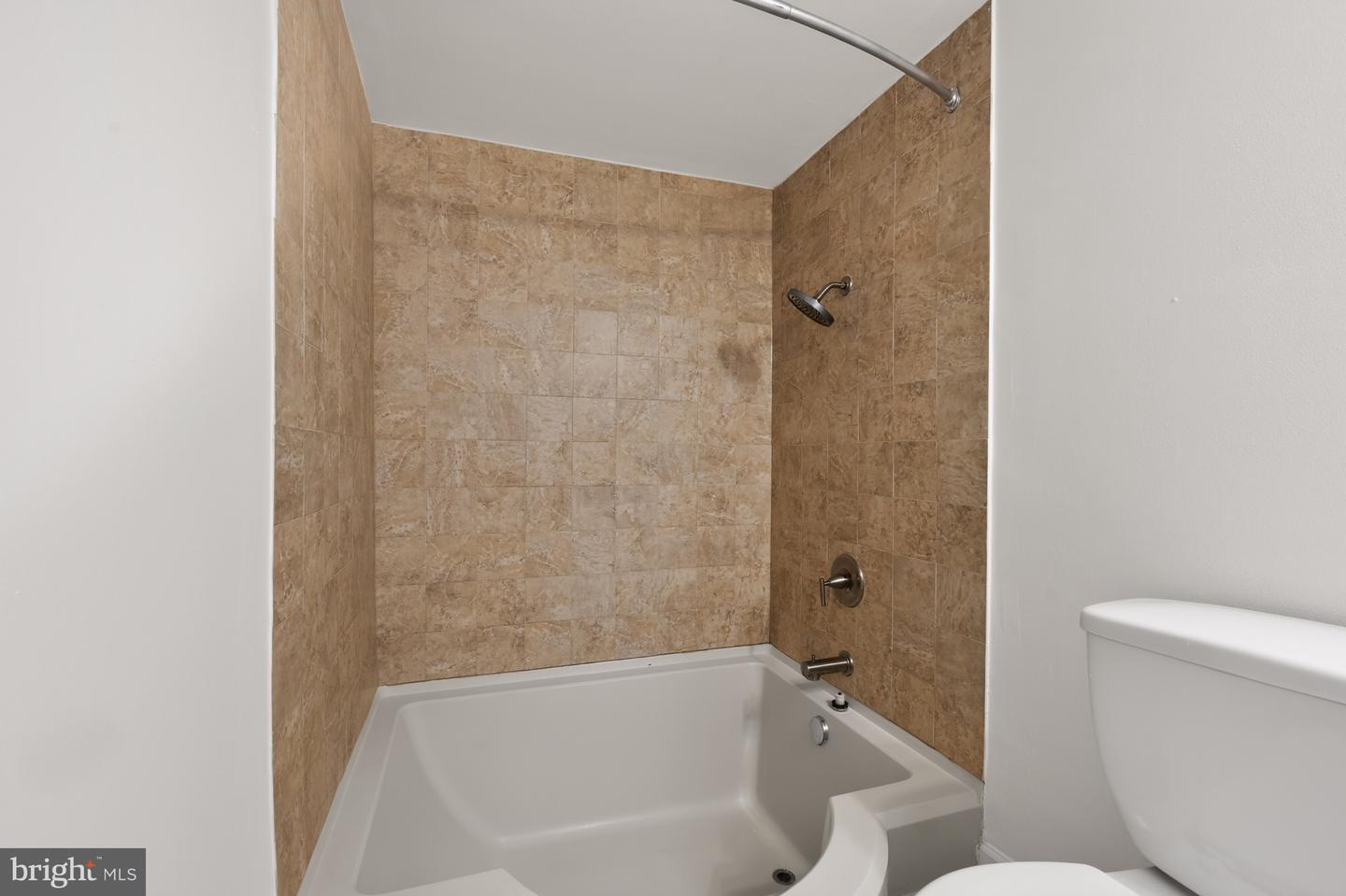 3348 Huntley Square Dr #b Property Photo 21