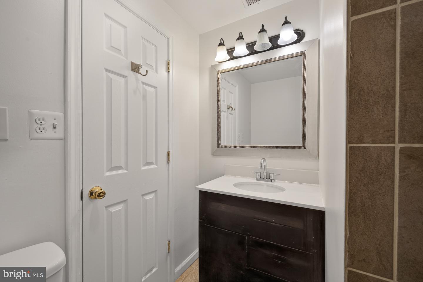 3348 Huntley Square Dr #b Property Photo 27