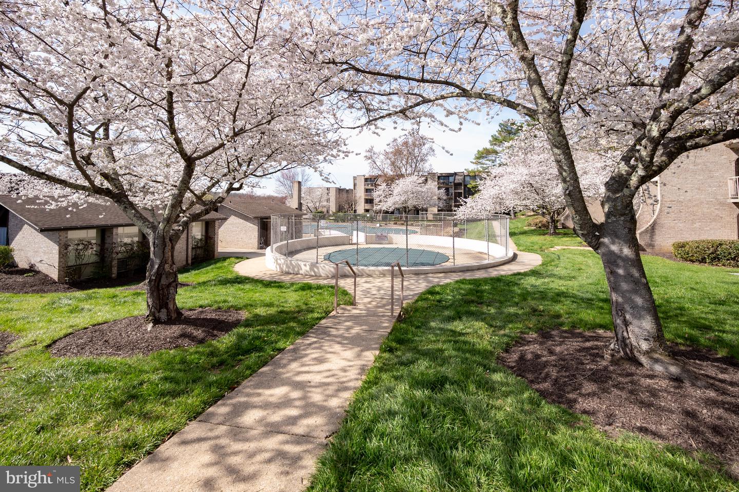 3348 Huntley Square Dr #b Property Photo 40