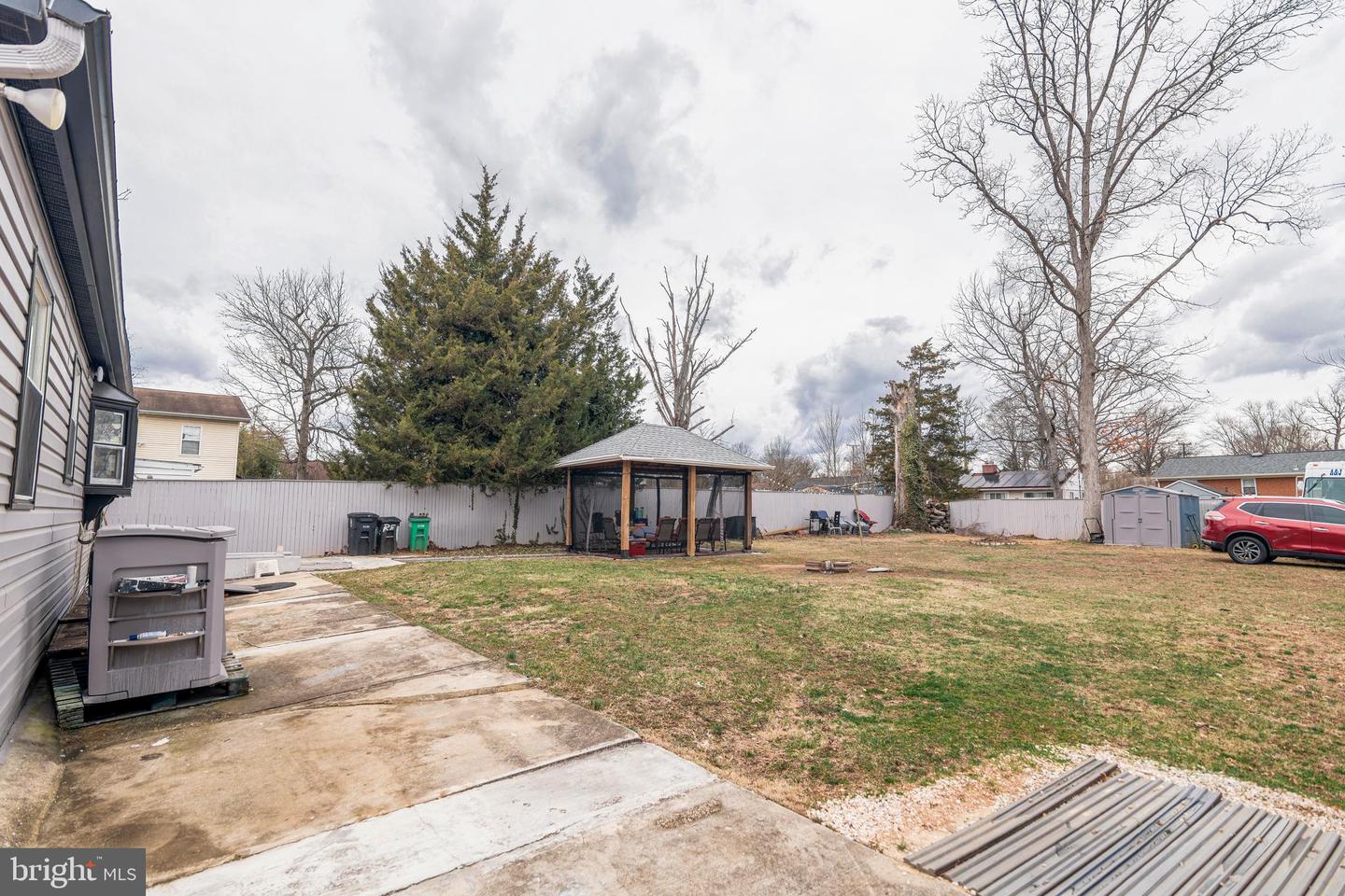 9406 Sheridan St Property Photo 19