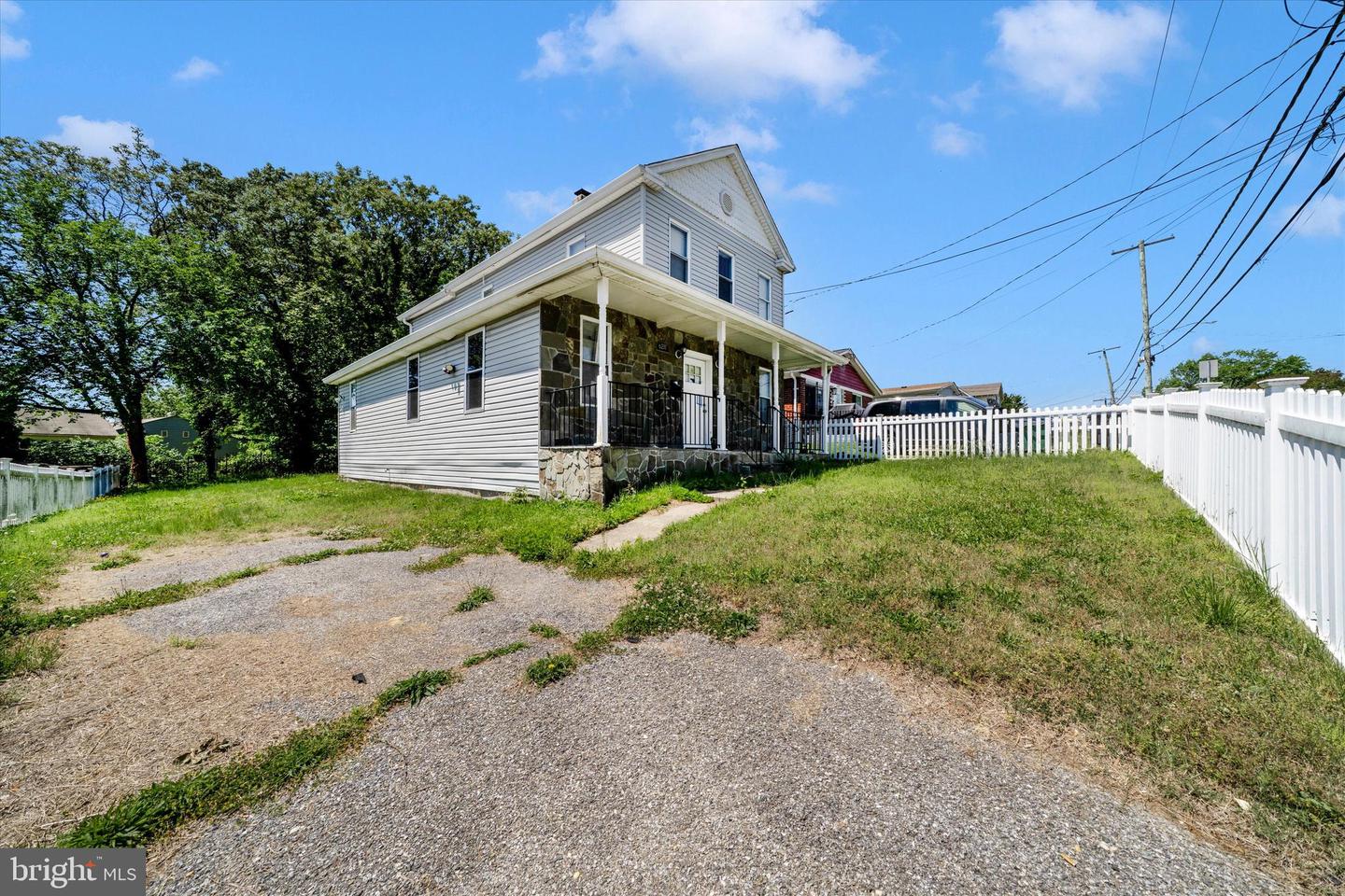 6211 Foote St Property Photo 2