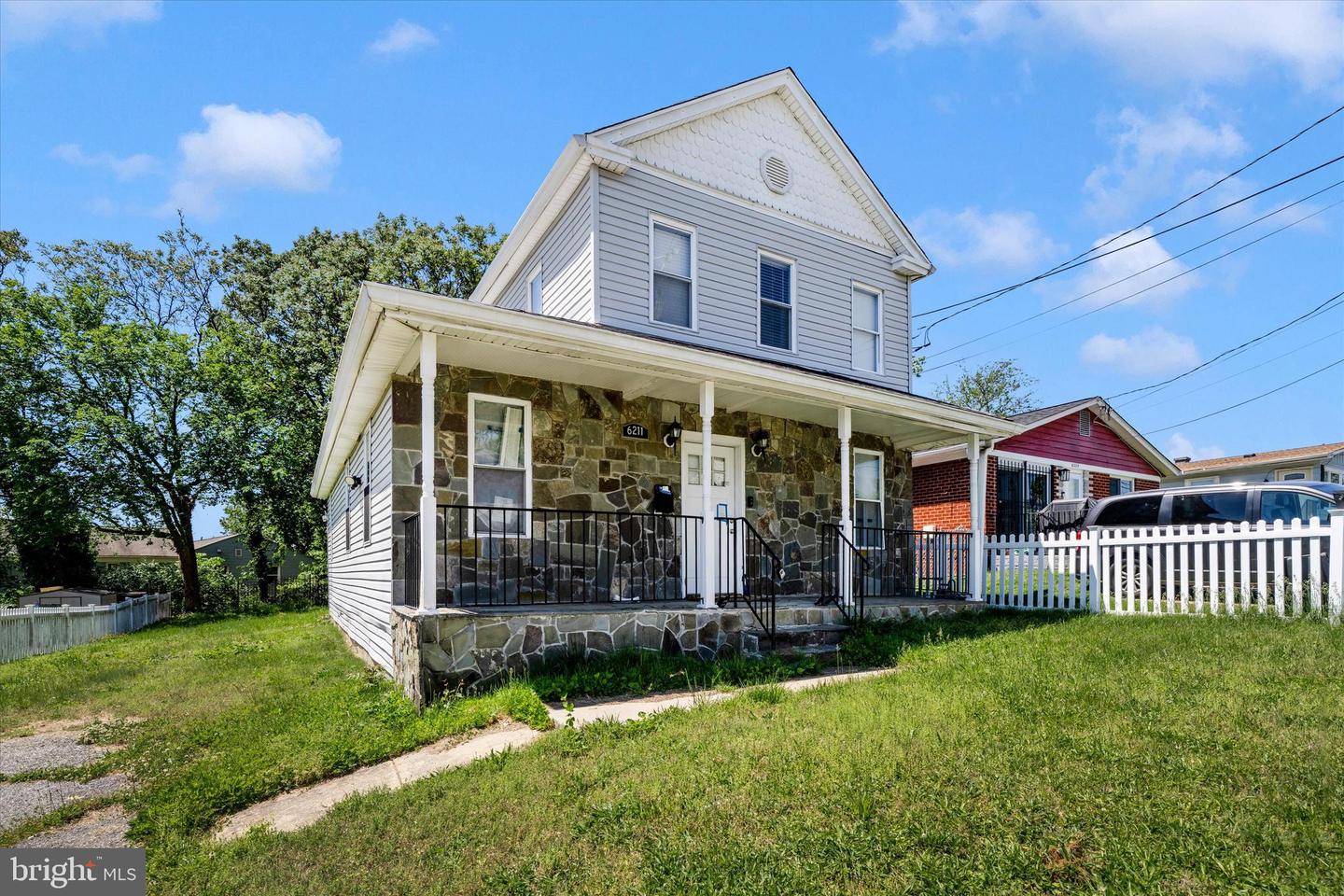 6211 Foote St Property Photo 3