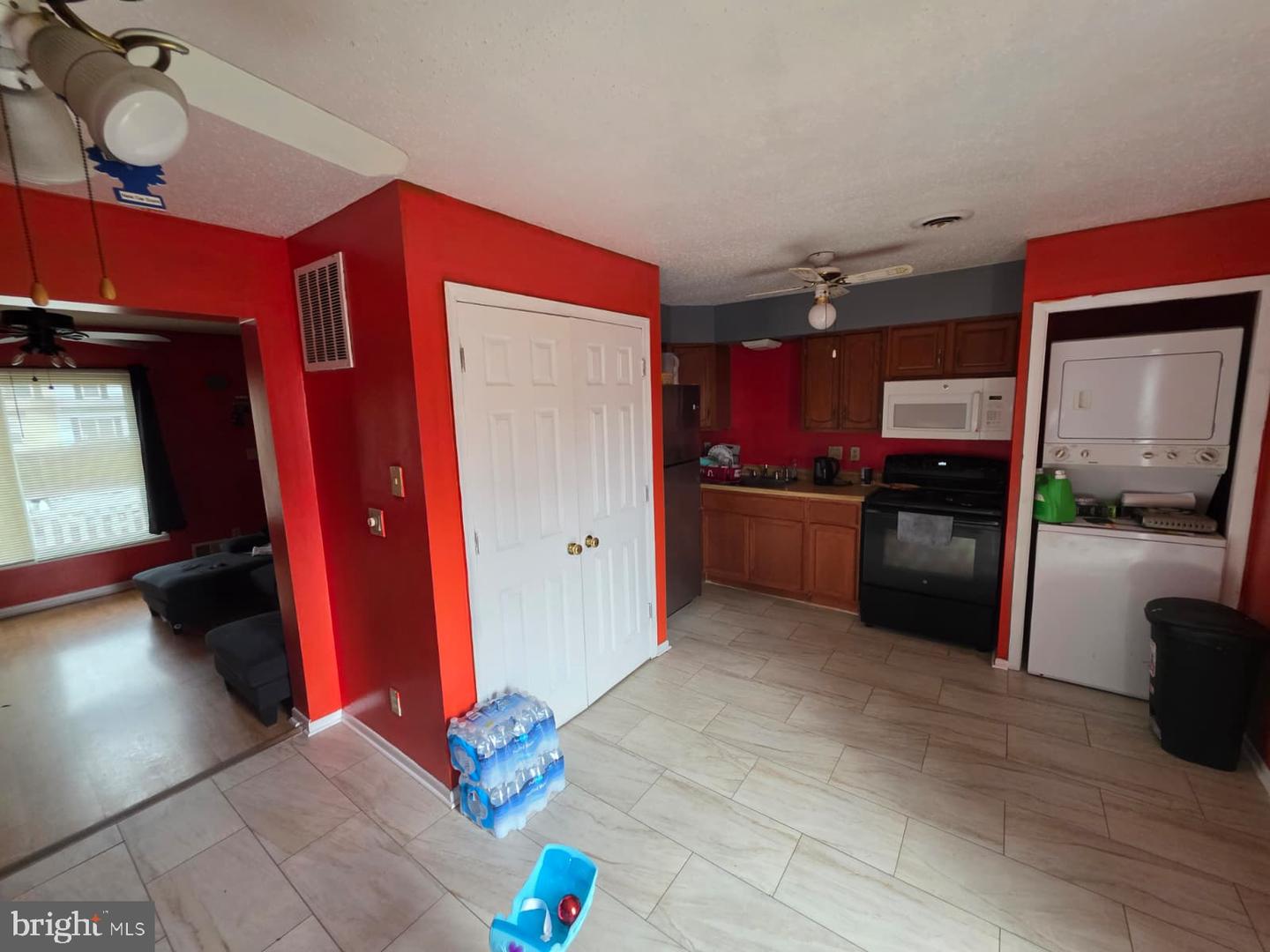 6714 Hawthorne St Property Photo 4