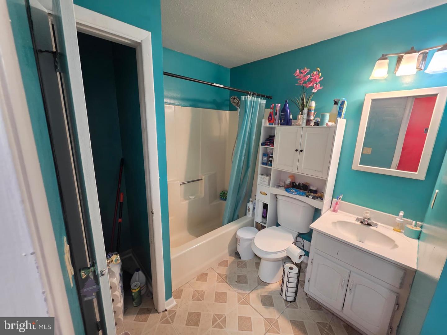 6714 Hawthorne St Property Photo 8