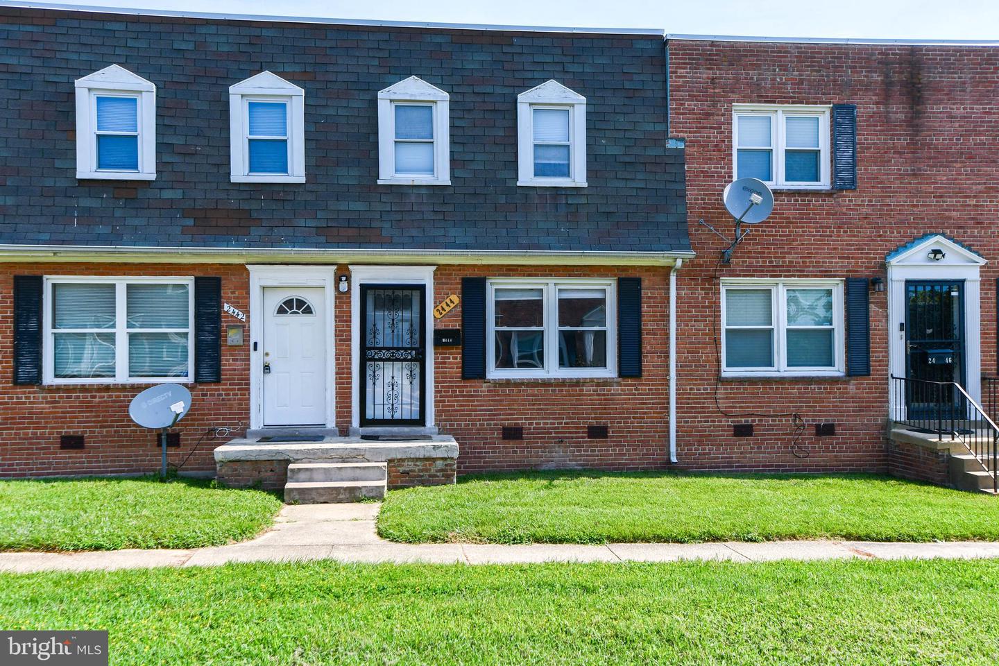 2444 IVERSON ST Property Photo 1