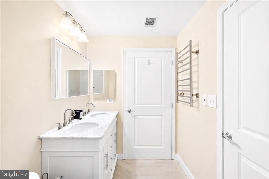 157 Fleet St #1011 Property Photo 18