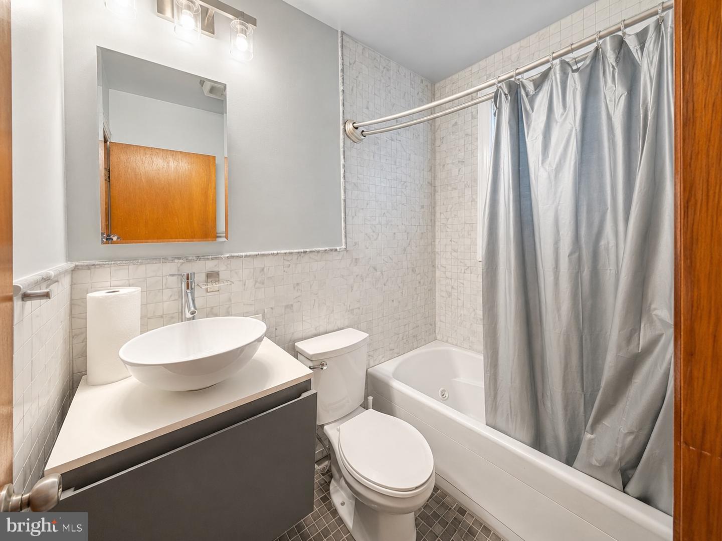 8107 Jordan Park Blvd Property Photo 7