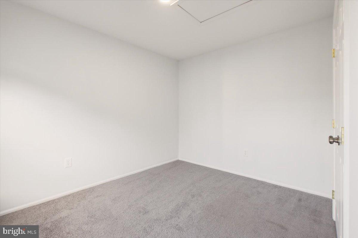 19 Barberry Ct #39-4 Property Photo 8