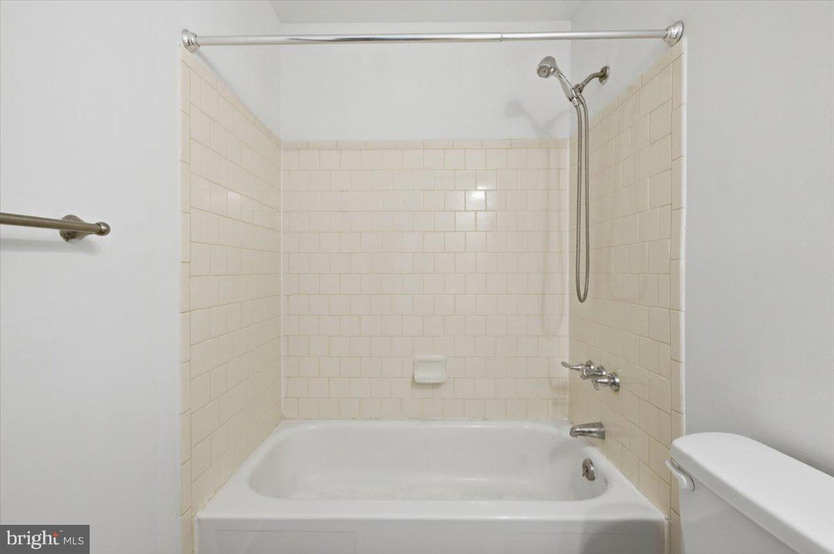 19 Barberry Ct #39-4 Property Photo 9