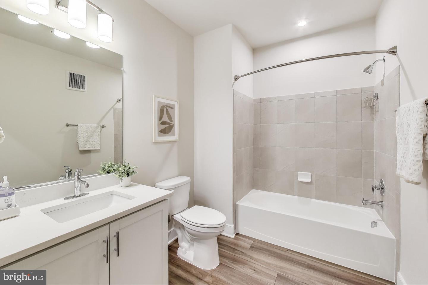 104 Saint Ives Pl #202 Property Photo 35