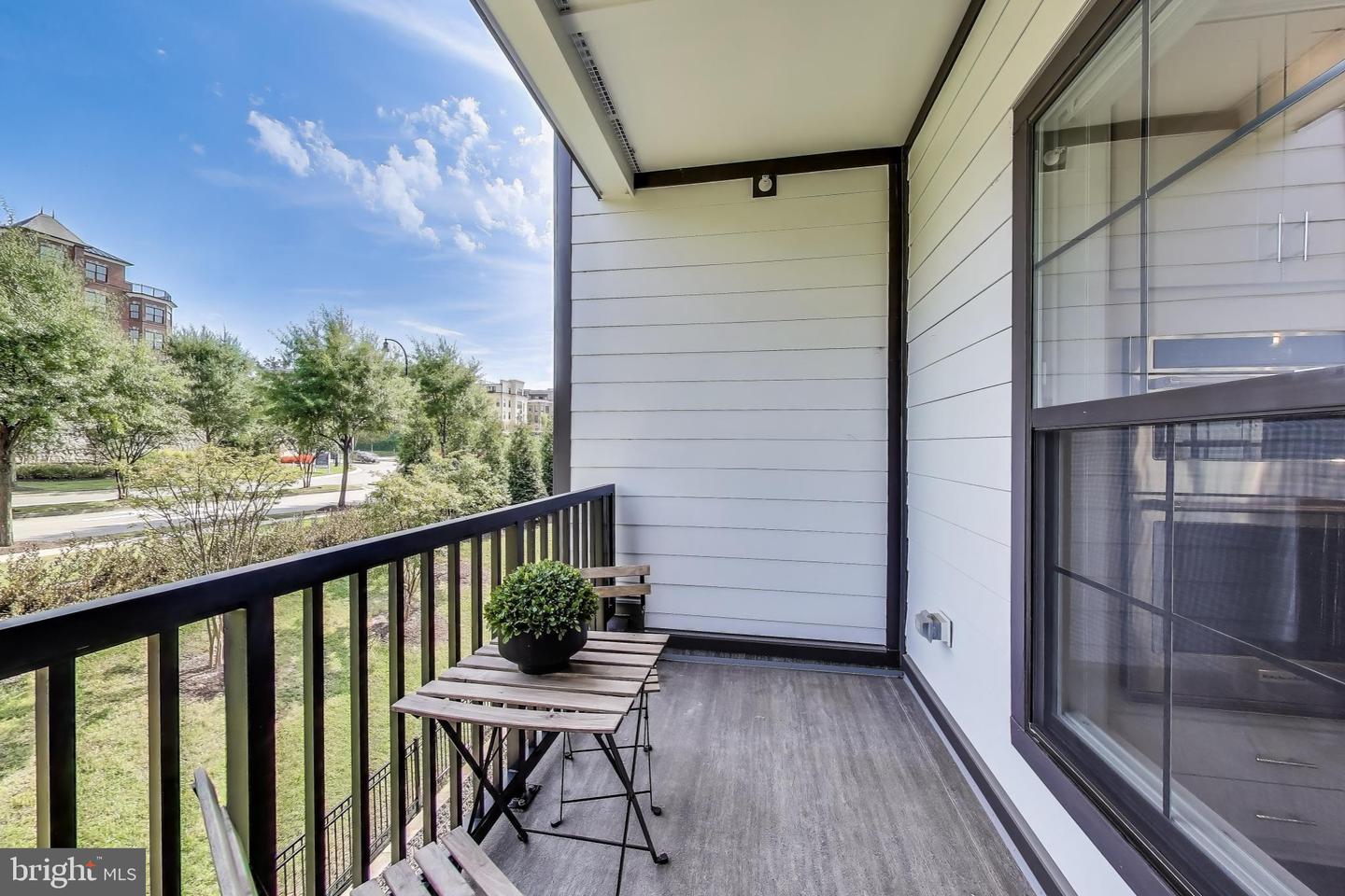 104 Saint Ives Pl #202 Property Photo 37