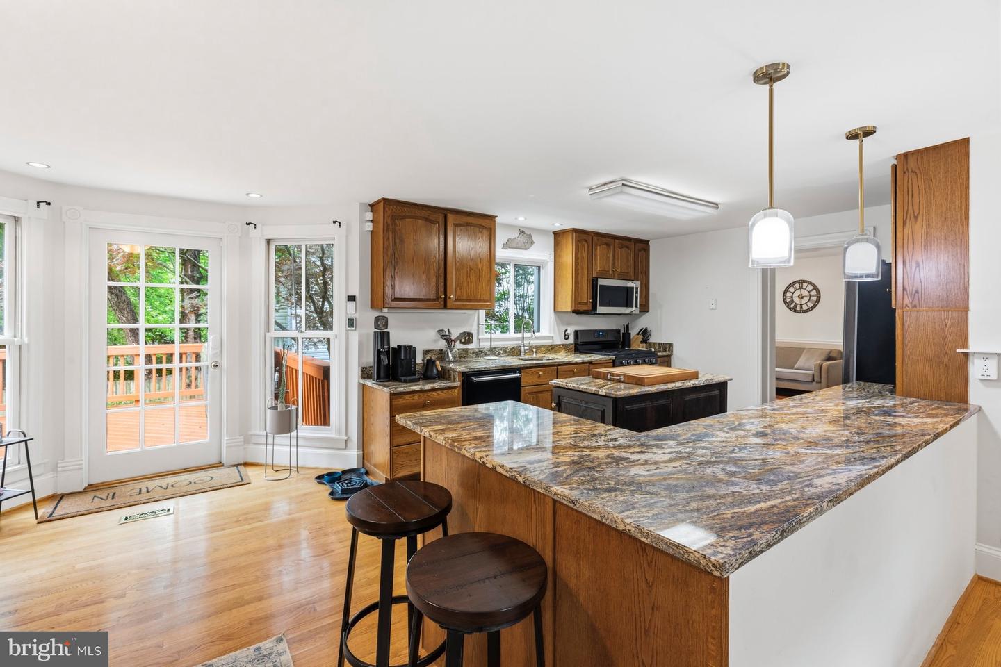 1105 Montgomery St Property Photo 5