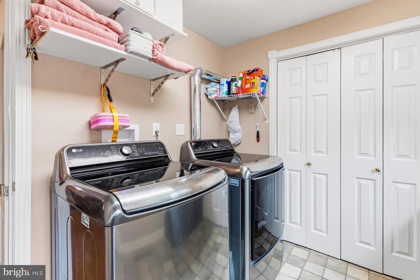 1105 Montgomery St Property Photo 10