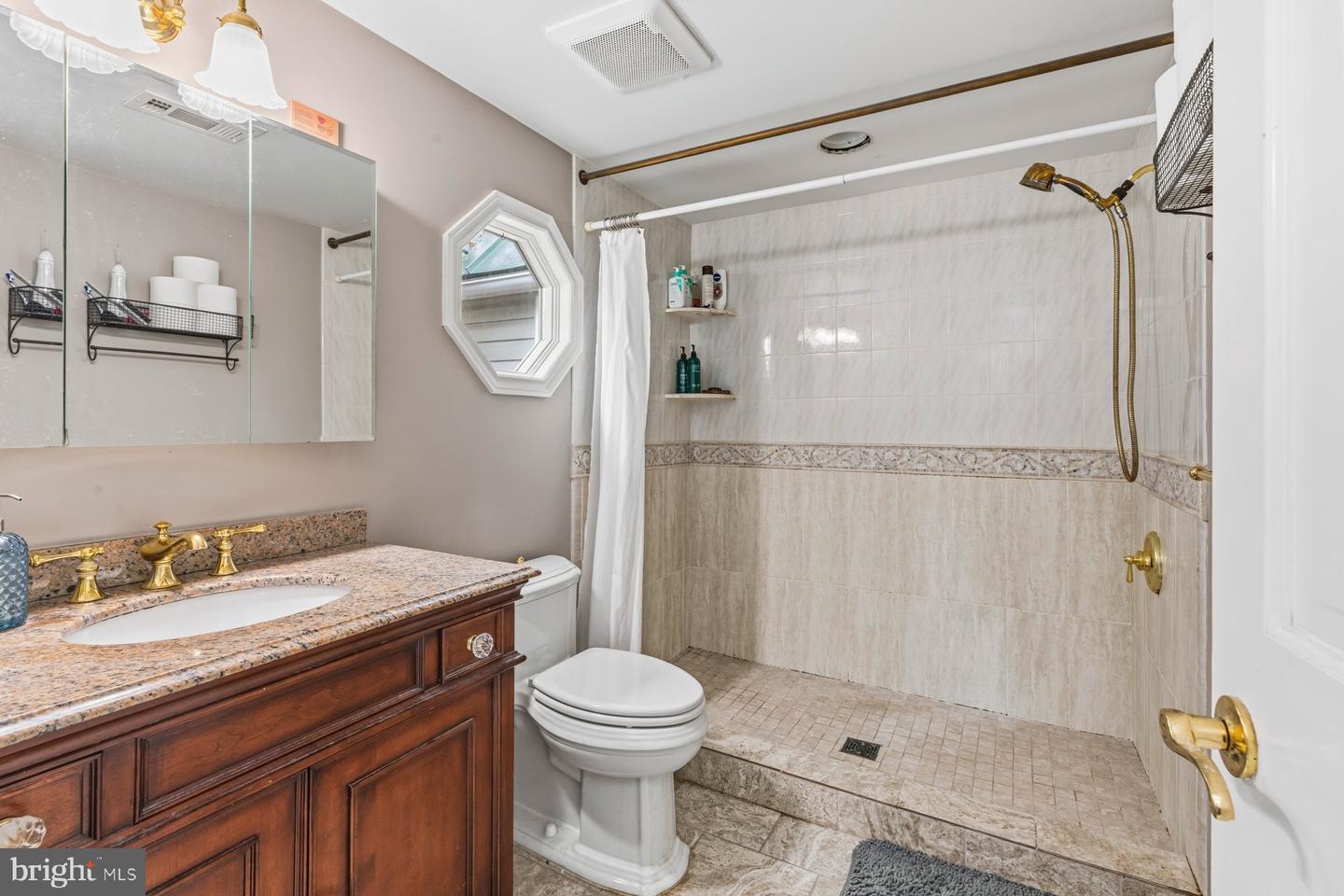 1105 Montgomery St Property Photo 17