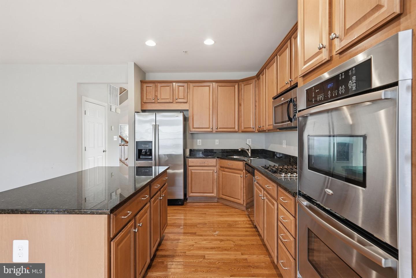 14614 Hawley Ln Property Photo 3