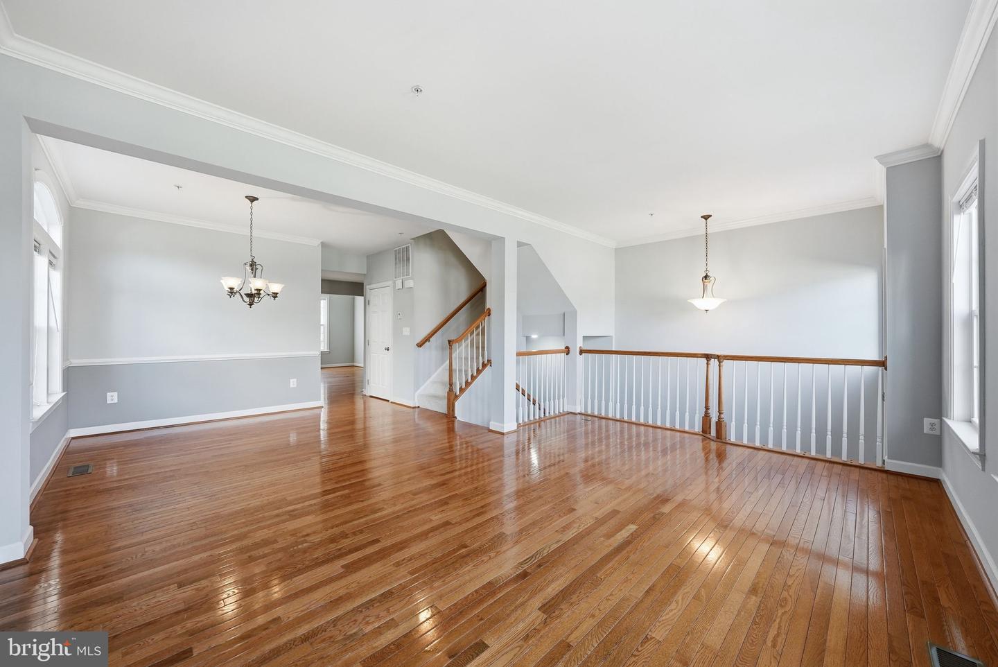 14614 Hawley Ln Property Photo 6