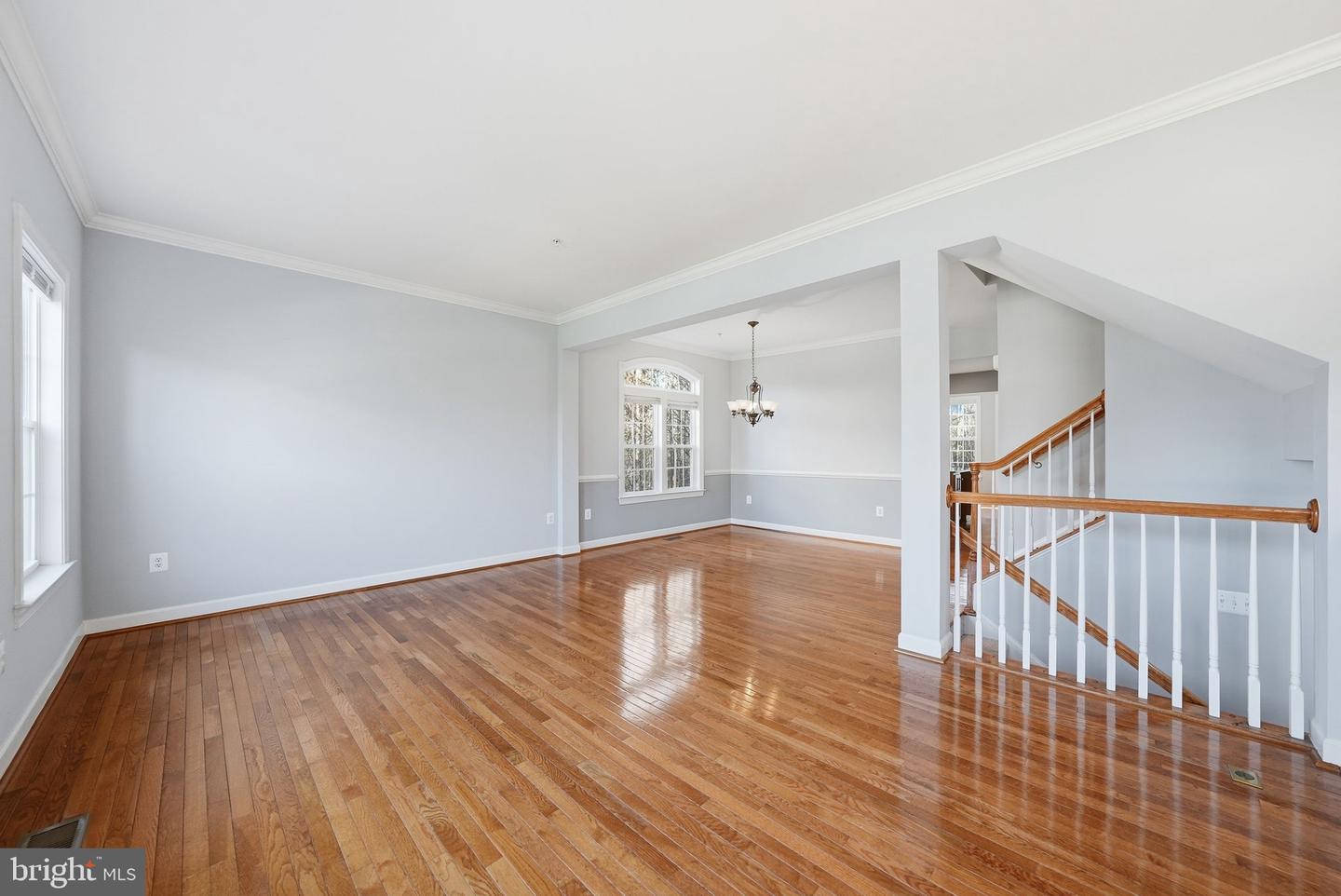 14614 Hawley Ln Property Photo 8