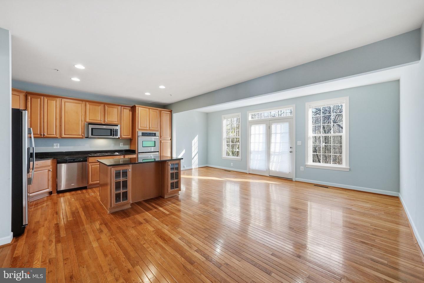 14614 Hawley Ln Property Photo 12