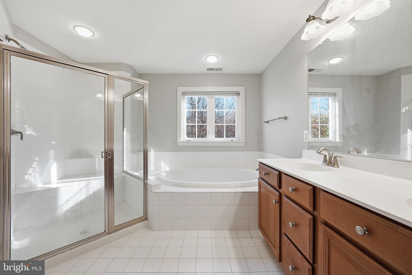 14614 Hawley Ln Property Photo 22