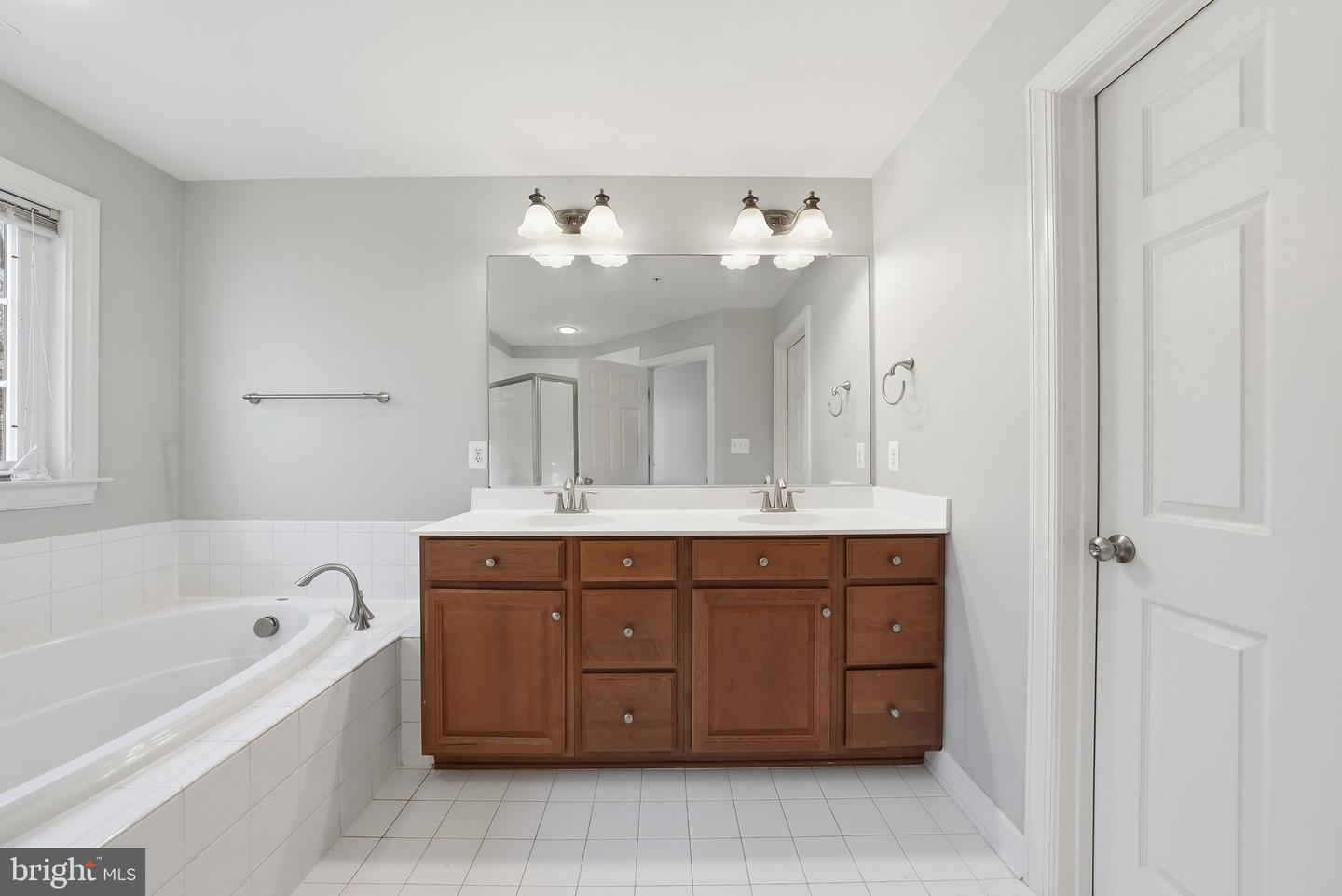 14614 Hawley Ln Property Photo 23