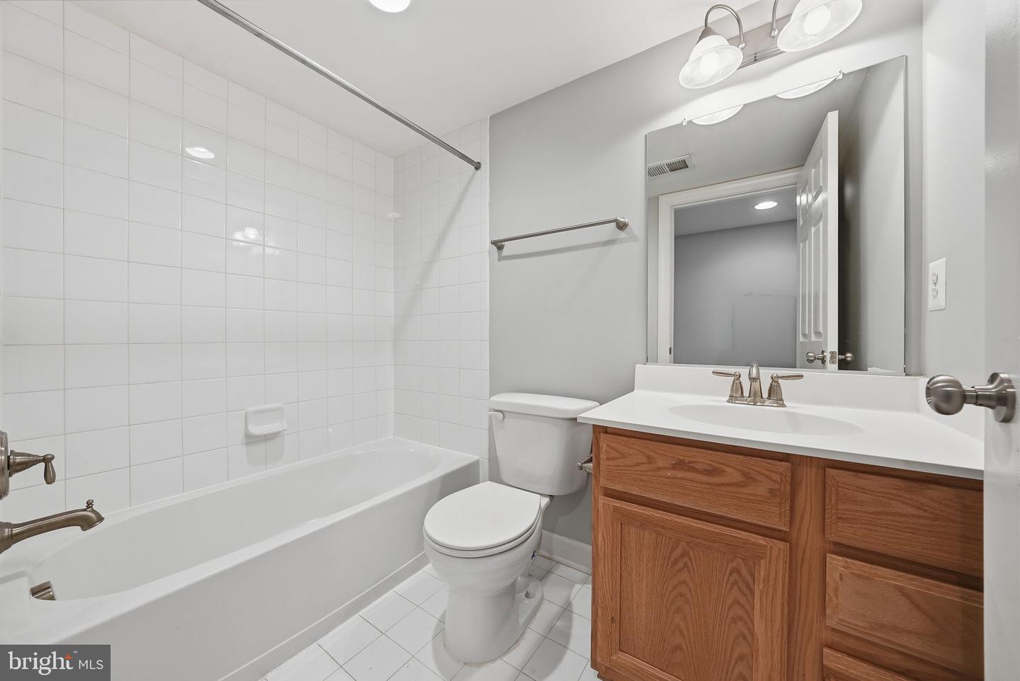 14614 Hawley Ln Property Photo 31