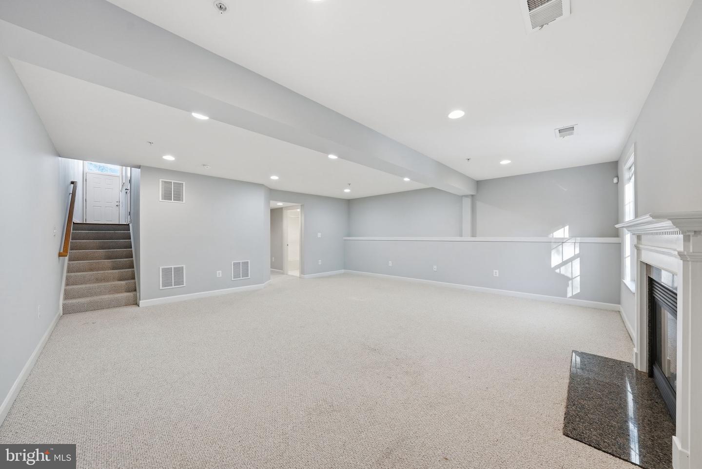 14614 Hawley Ln Property Photo 34