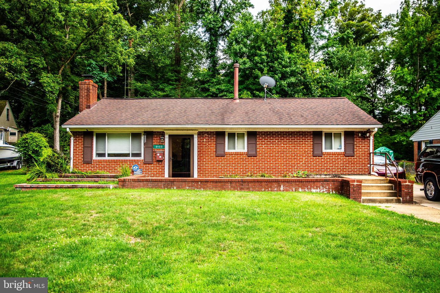 6405 WOODLAND RD