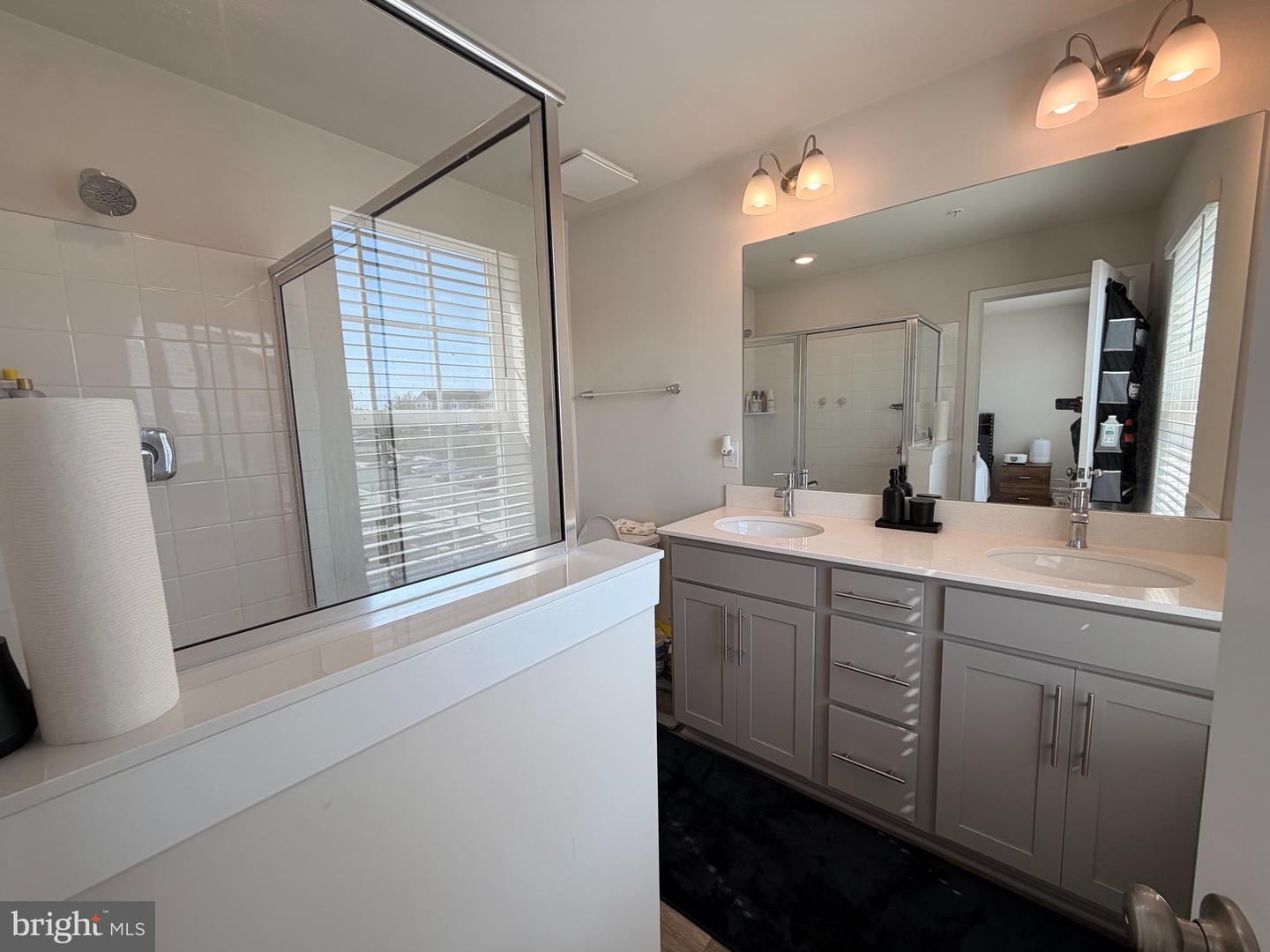 16605 Green Glade Dr Property Photo 3