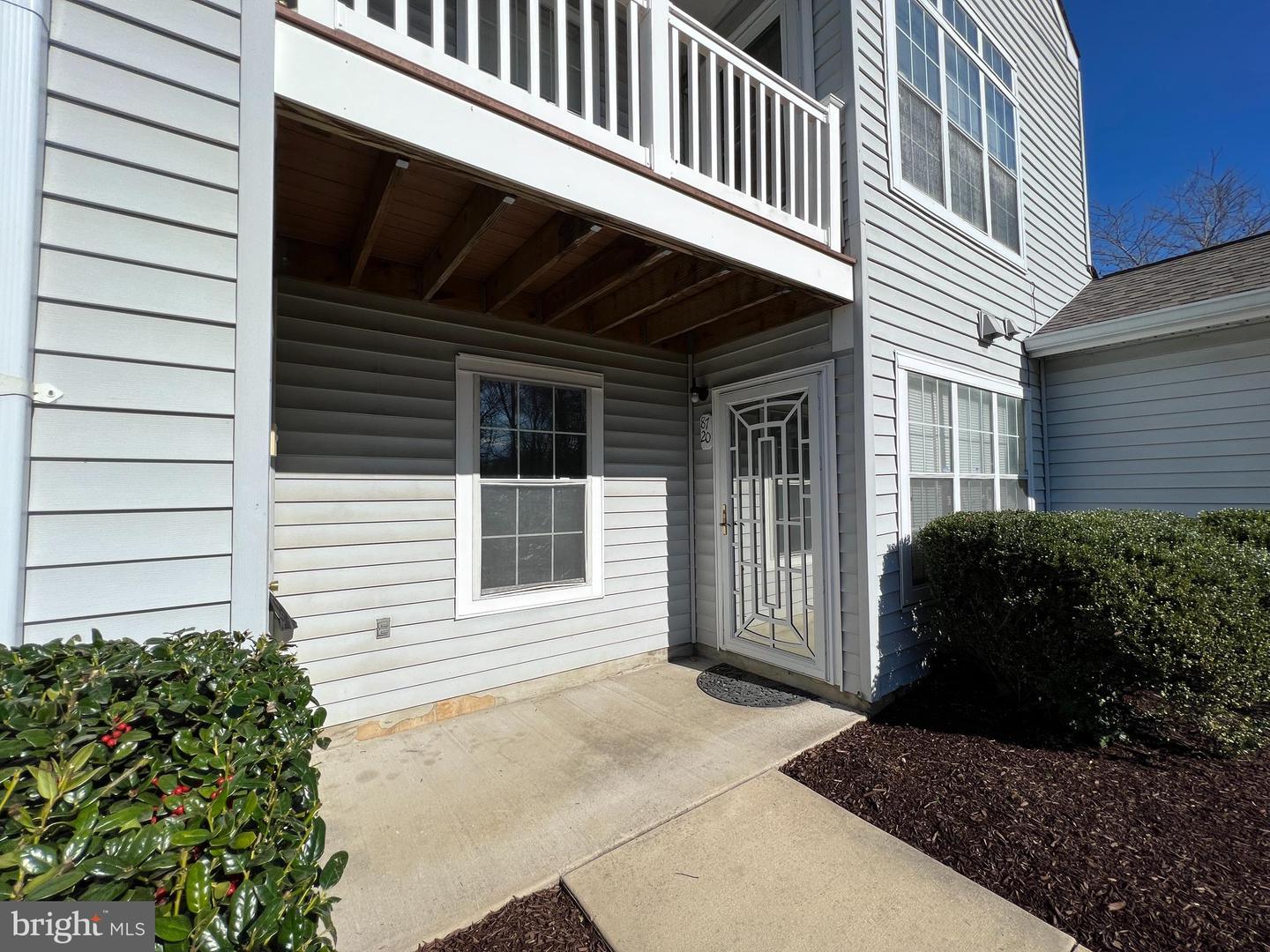 8720 GRASMERE CT #8720 Property Photo 1
