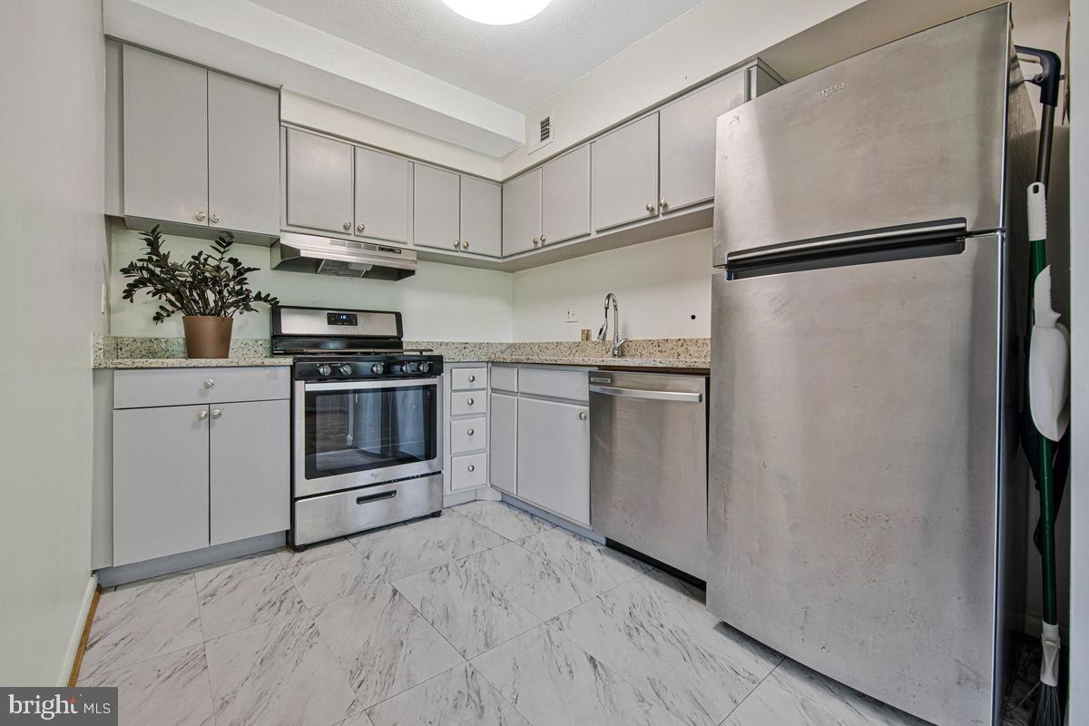 4410 OGLETHORPE ST #317 Property Photo 1