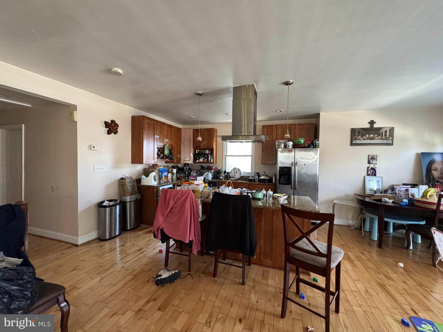 6528 Jodie St Property Photo 4