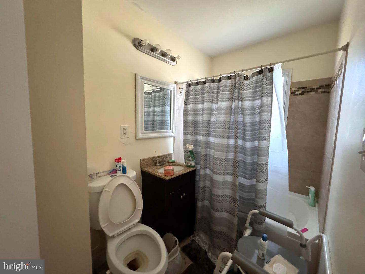 6528 Jodie St Property Photo 9