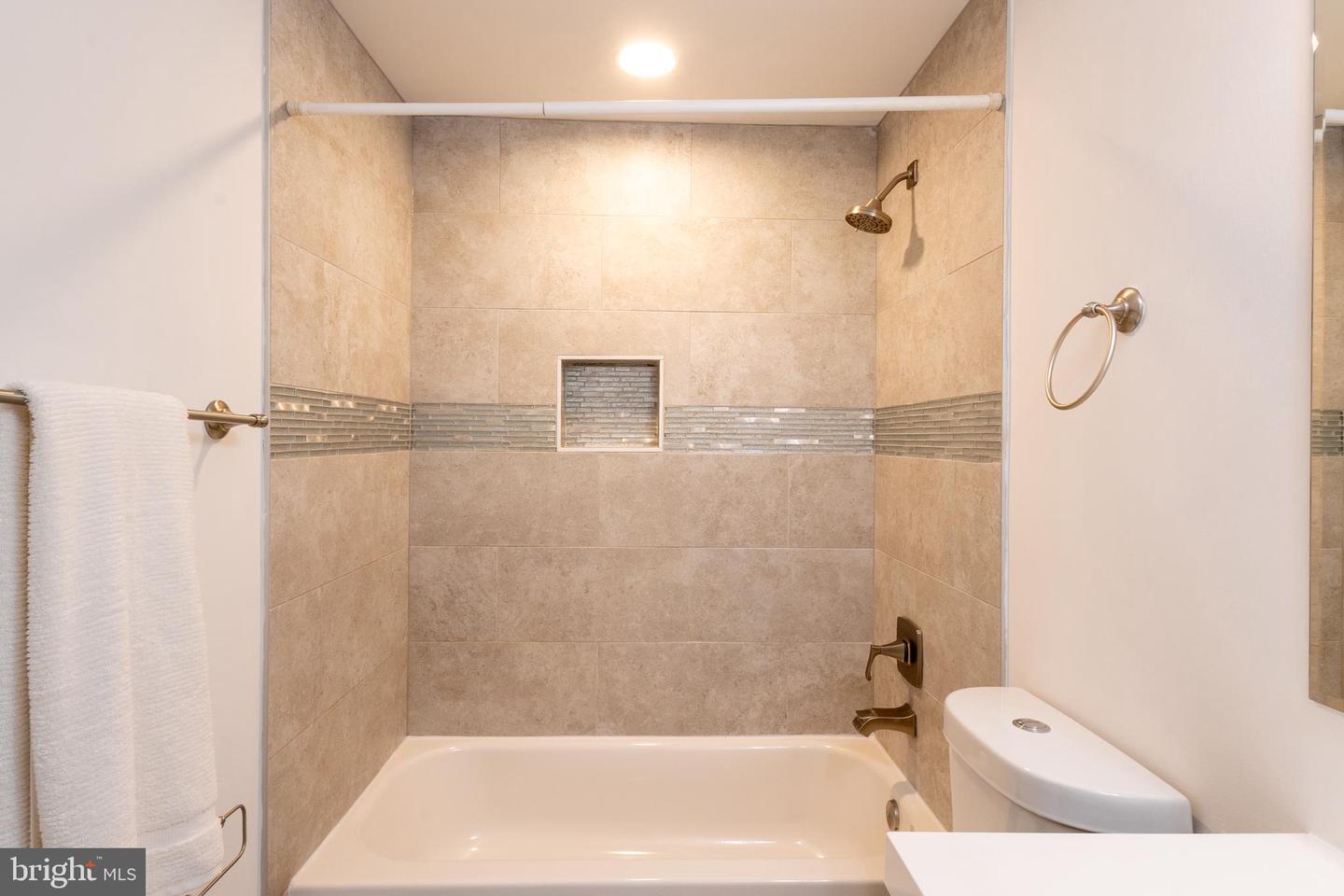 12111 Windbrook Dr Property Photo 24
