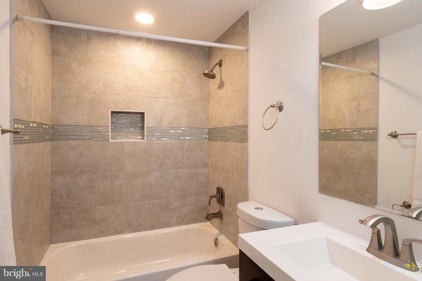 12111 Windbrook Dr Property Photo 25